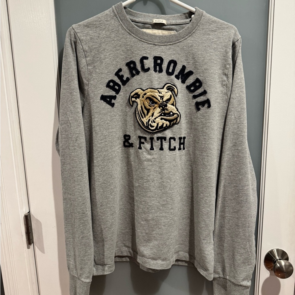 Men’s Abercrombie & Fitch Gray long sleeve crew neck shirt